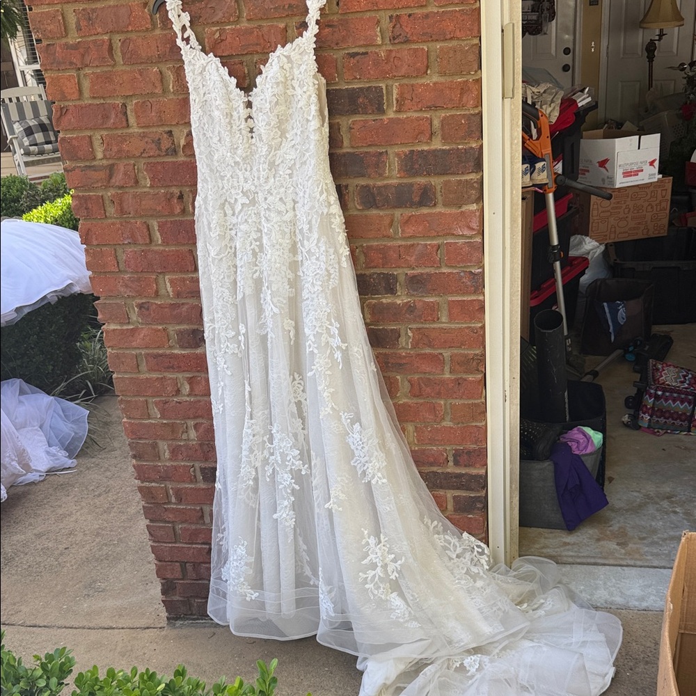 The Courtney by Rebecca Ingram Lace Ivory Wedding Gown Paid $1600!!